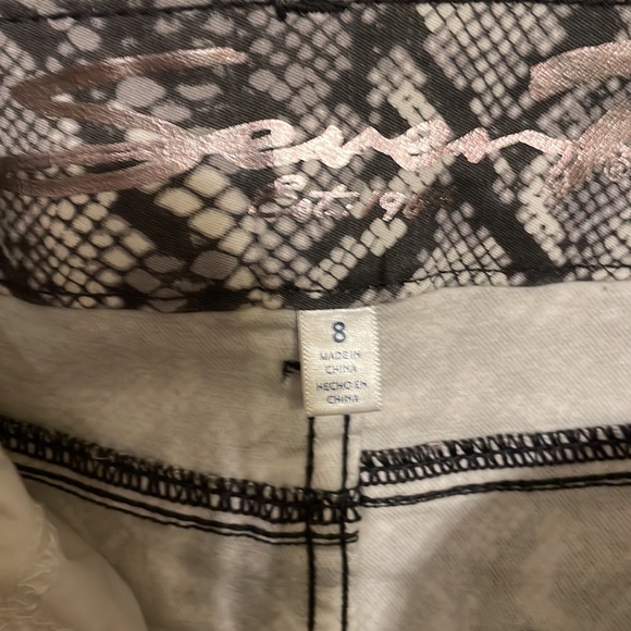 Woman’s seven leapoard print pants in excellent condition size 8 - Picture 3 of 4